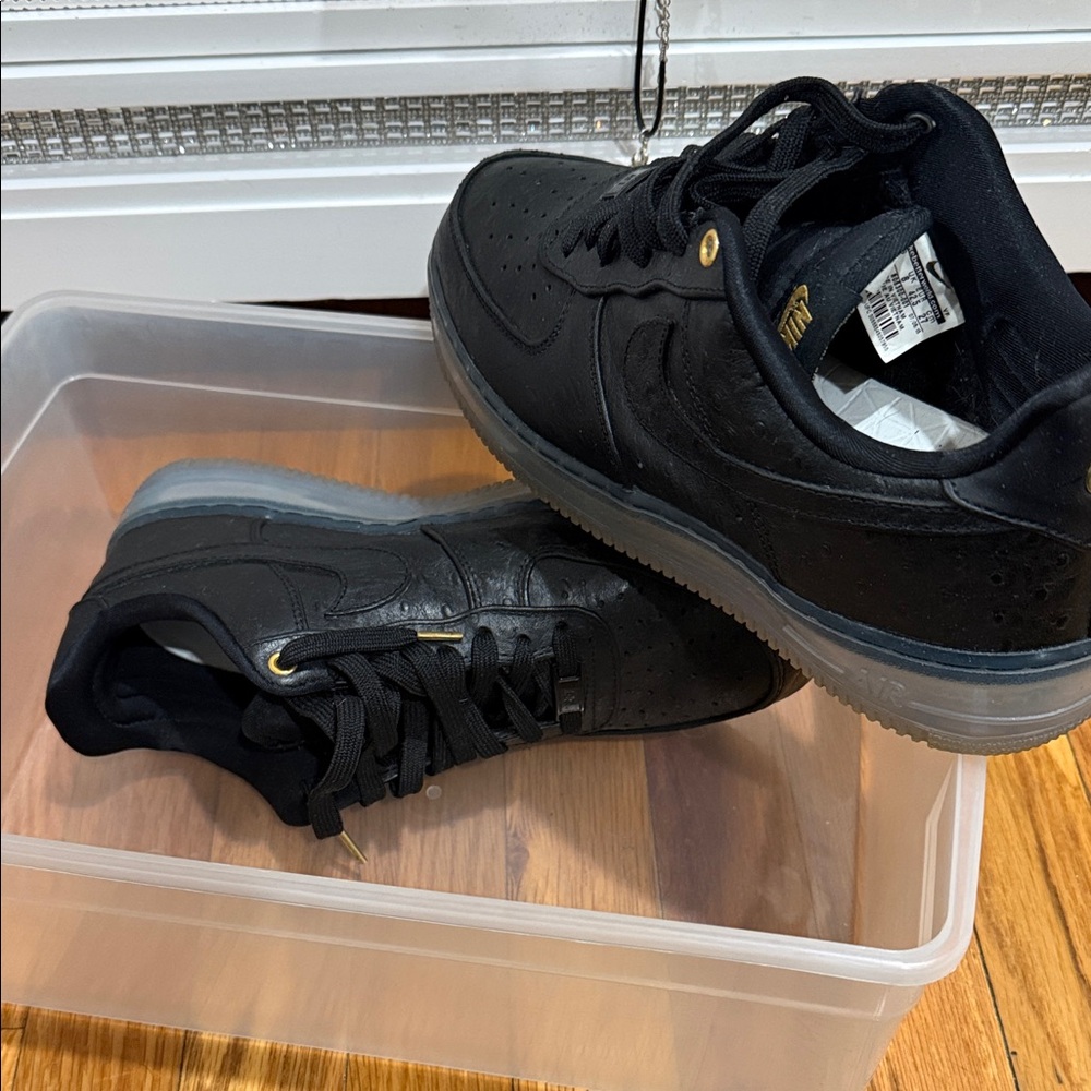Nike Men's Black and Gray Sneakers